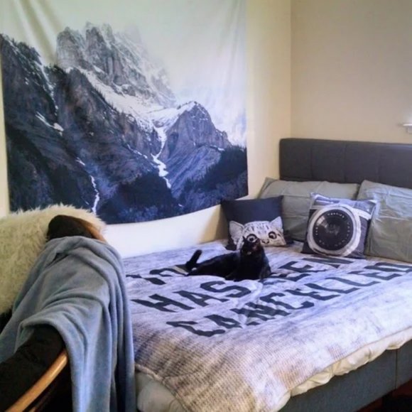 Song of the mountains tapestry - Picture 3 of 4